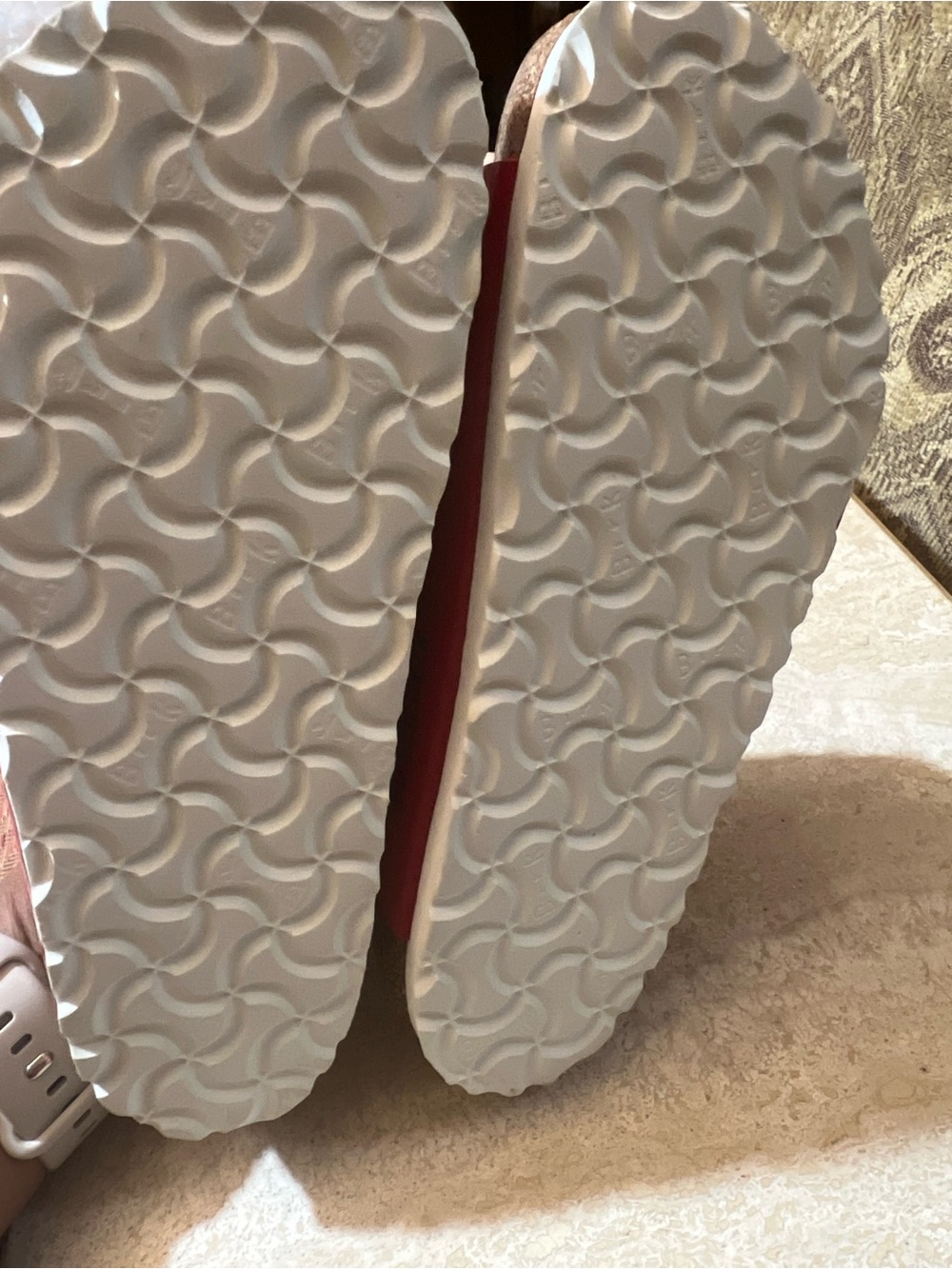 Birkenstock Arizona Sandals in Bright Red Patent - EUR 35 - Picture 5 of 5